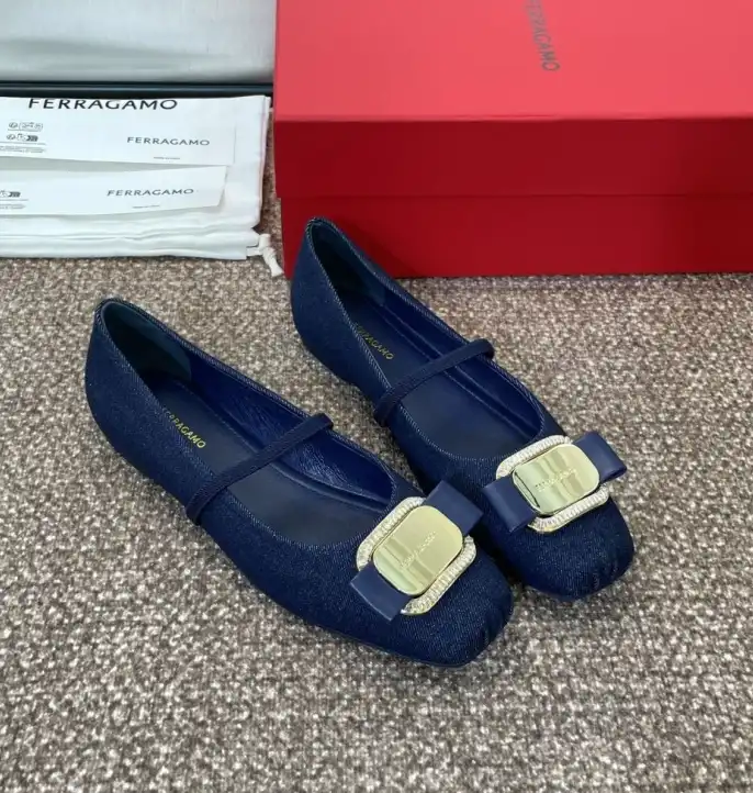 hype Ferragamo flat shoes