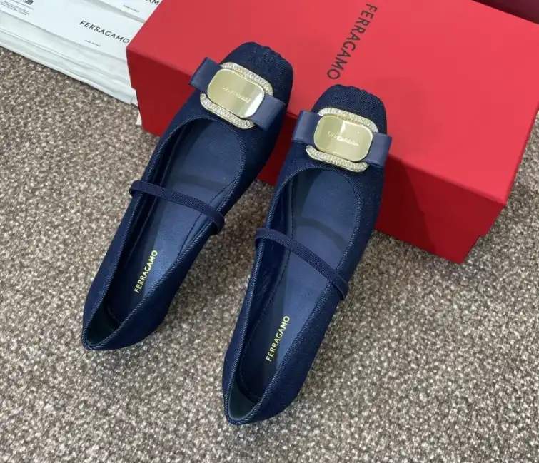 hype Ferragamo flat shoes