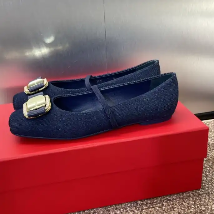 hype Ferragamo flat shoes