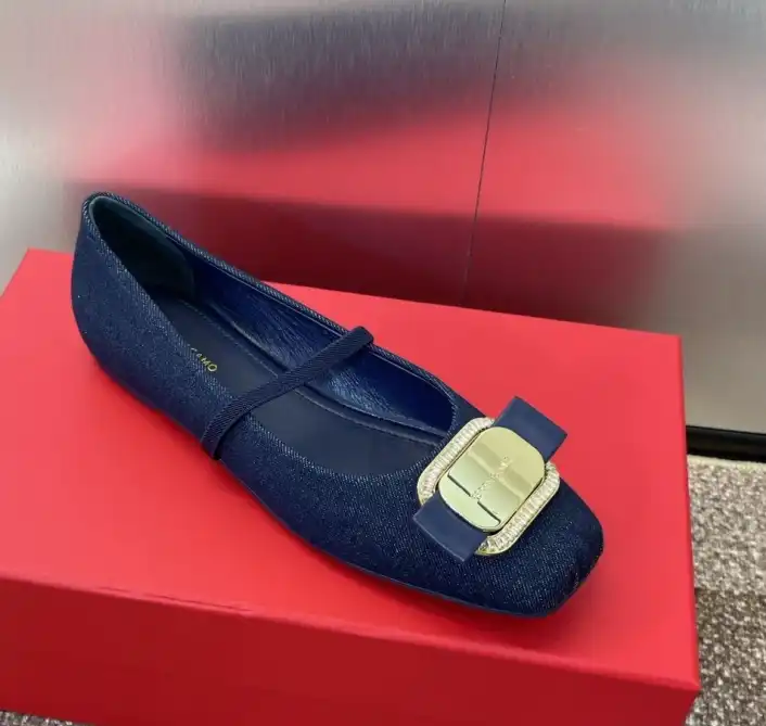 hype Ferragamo flat shoes