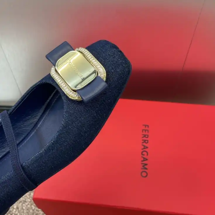 hype Ferragamo flat shoes