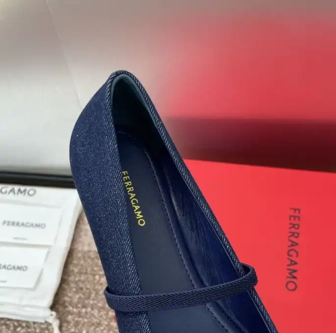 hype Ferragamo flat shoes