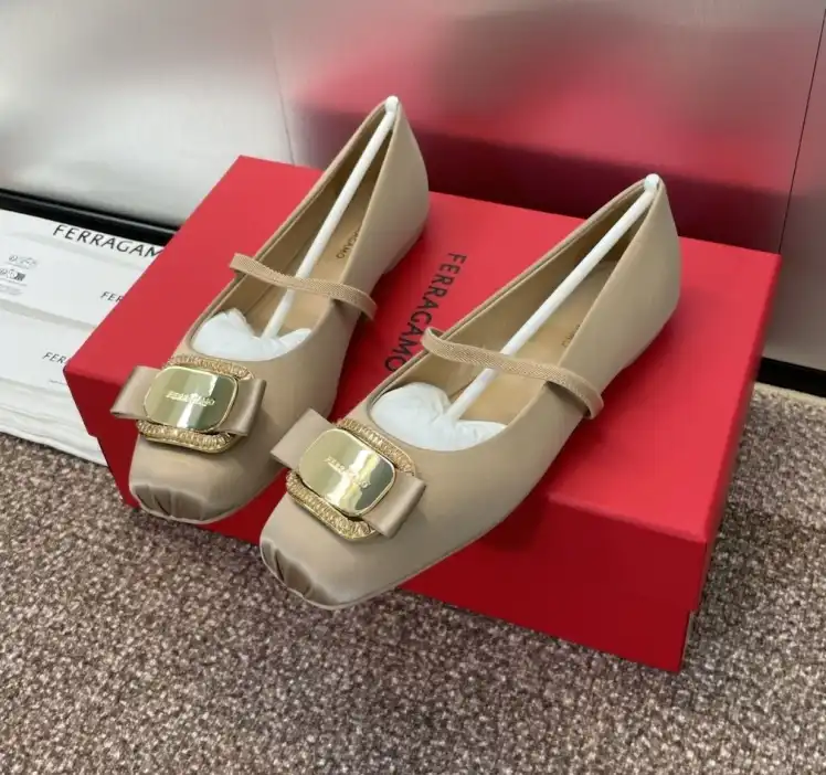 hype Ferragamo flat shoes