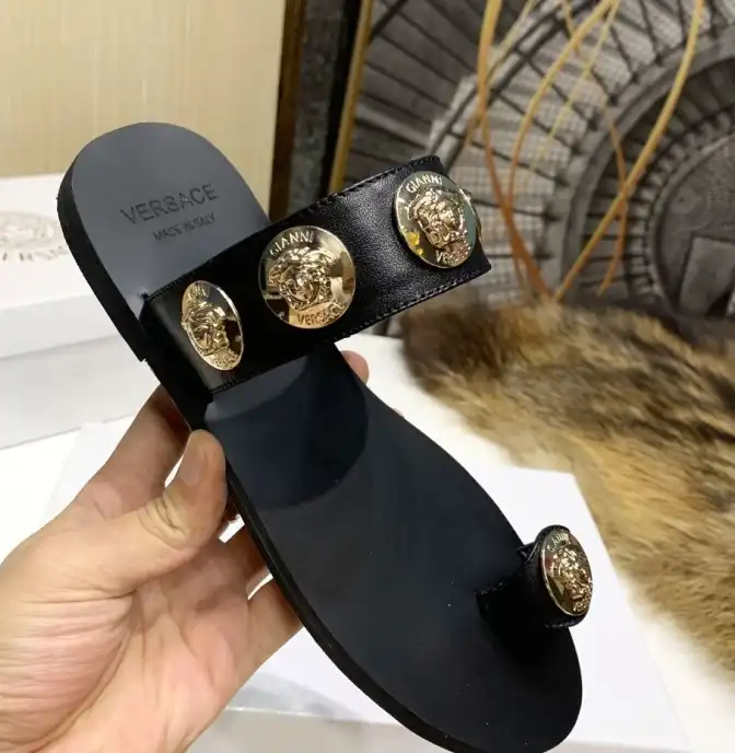 hype Givenchy Slippers