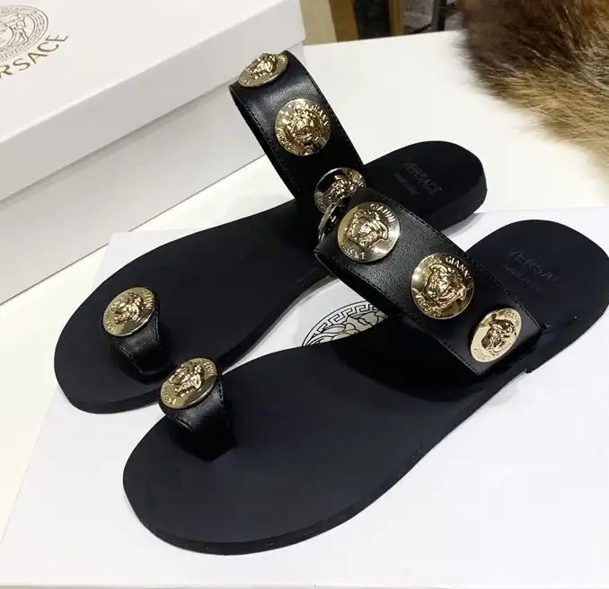 hype Givenchy Slippers