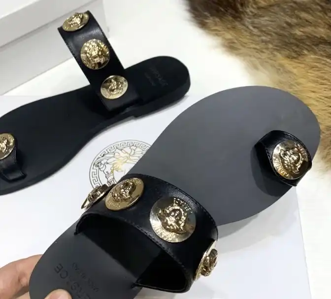 hype Givenchy Slippers