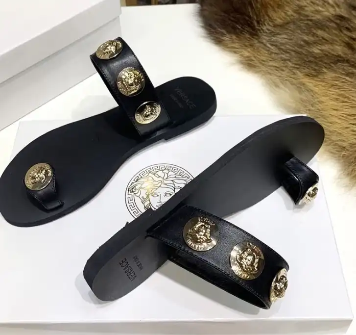 hype Givenchy Slippers