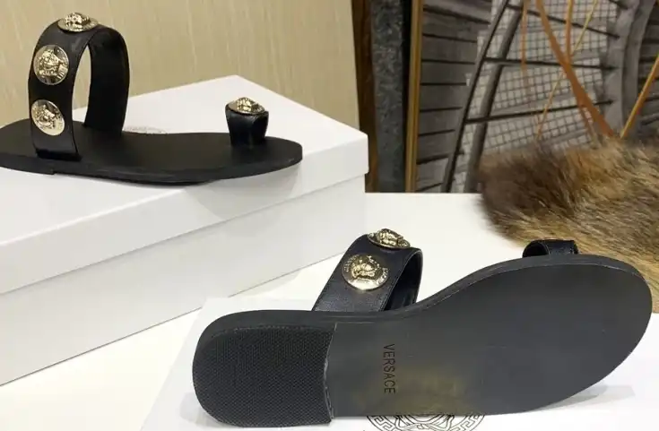 hype Givenchy Slippers