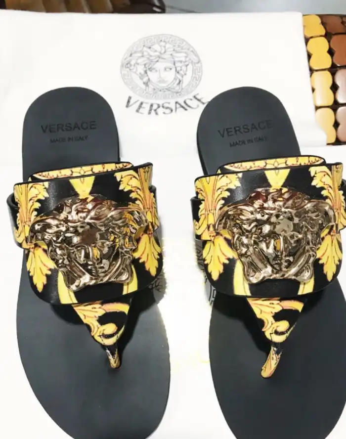 hype Givenchy Slippers