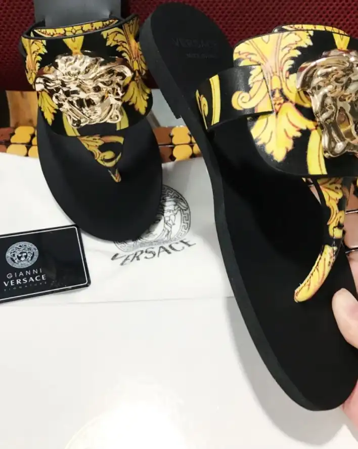 hype Givenchy Slippers