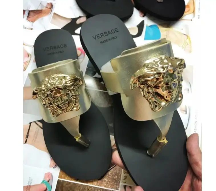 hype Givenchy Slippers