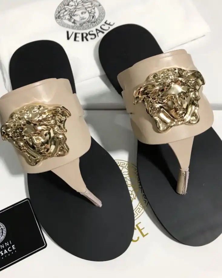 hype Givenchy Slippers