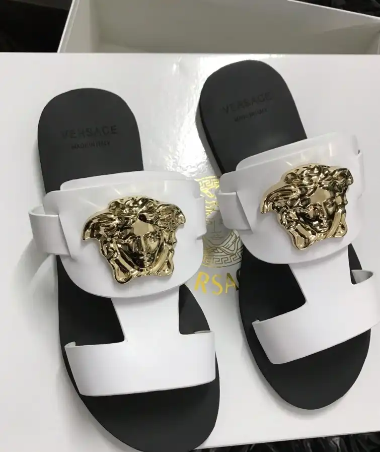 hype Givenchy Slippers