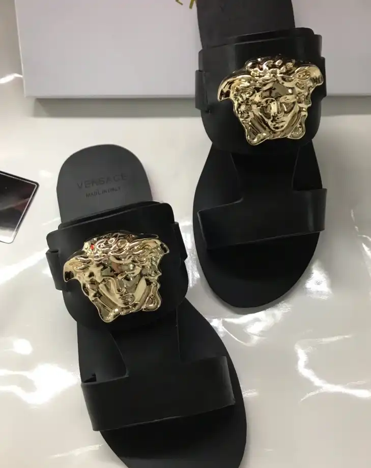 hype Givenchy Slippers