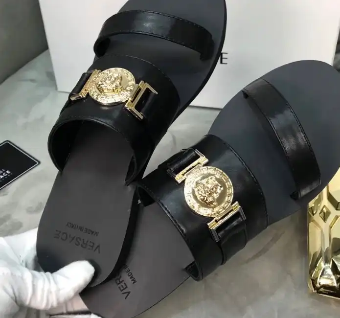 hype Givenchy Slippers