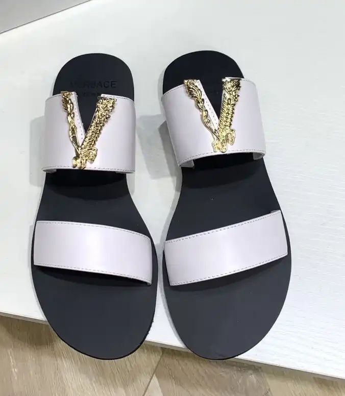 hype Givenchy Slippers