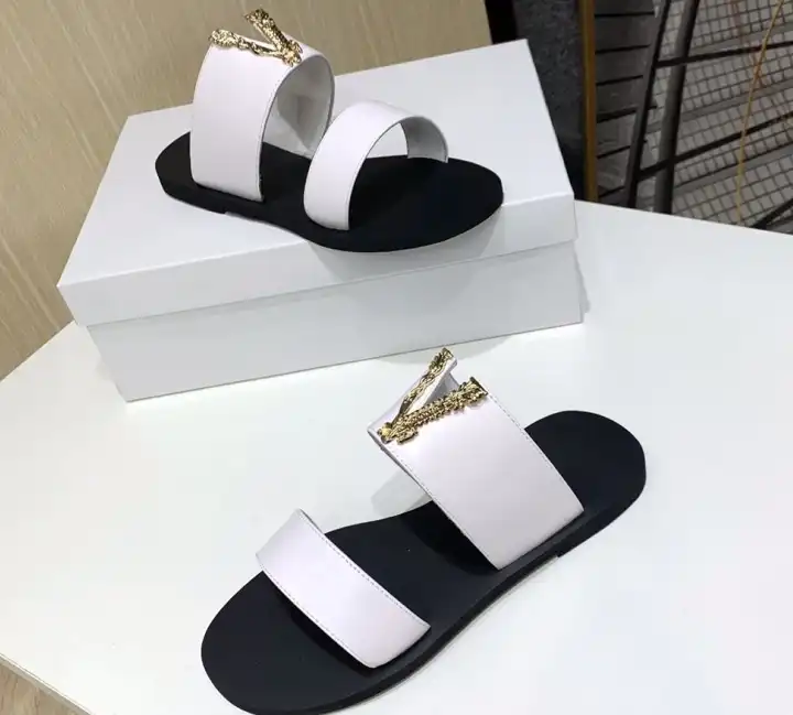 hype Givenchy Slippers