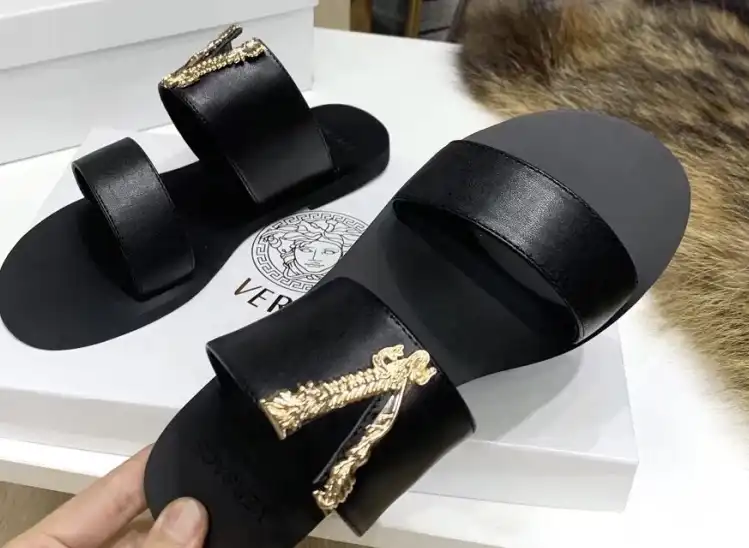 hype Givenchy Slippers