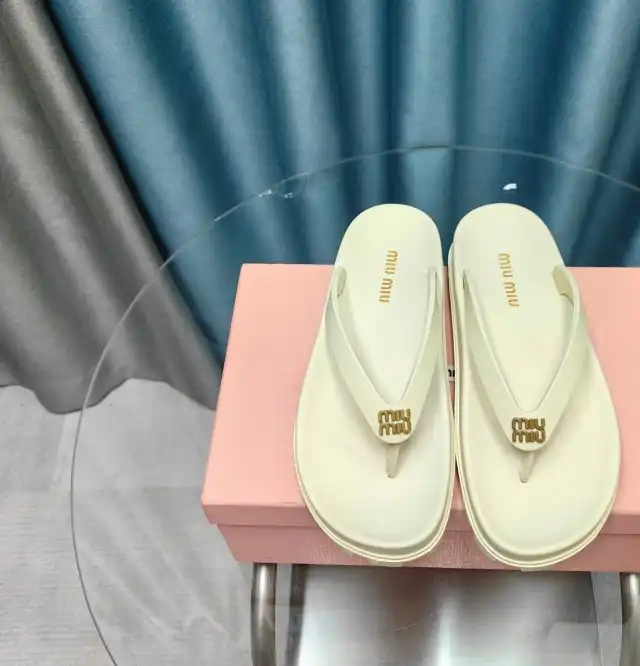 hype Miu Miu Slippers