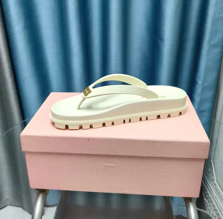 hype Miu Miu Slippers