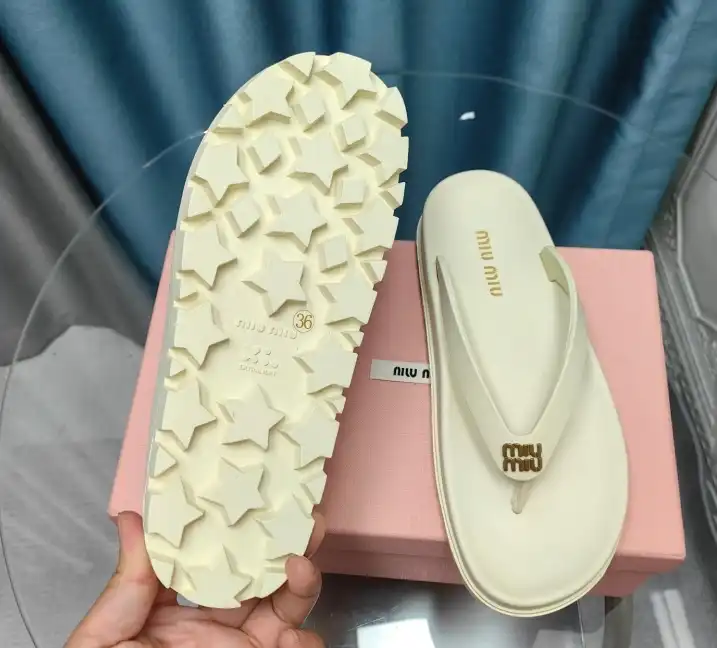 hype Miu Miu Slippers