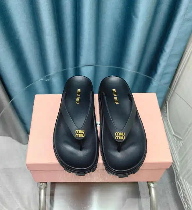 hype Miu Miu Slippers