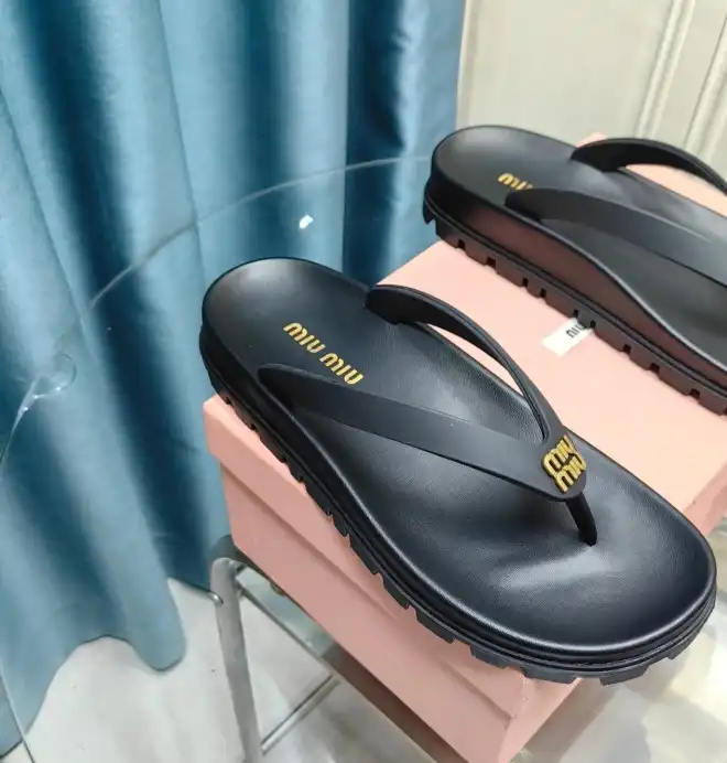 hype Miu Miu Slippers