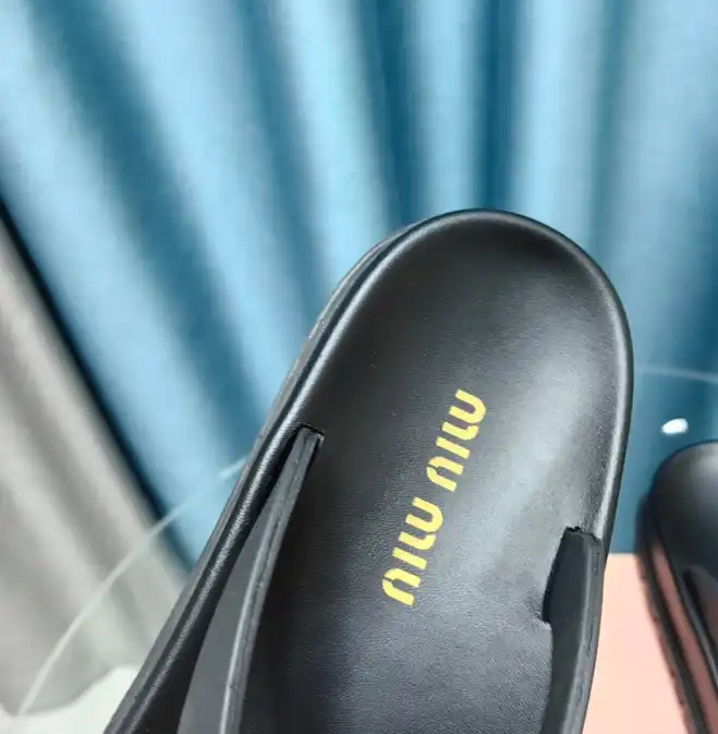 hype Miu Miu Slippers