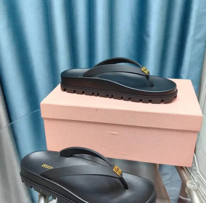 hype Miu Miu Slippers