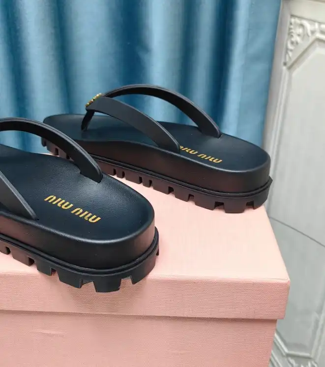 hype Miu Miu Slippers