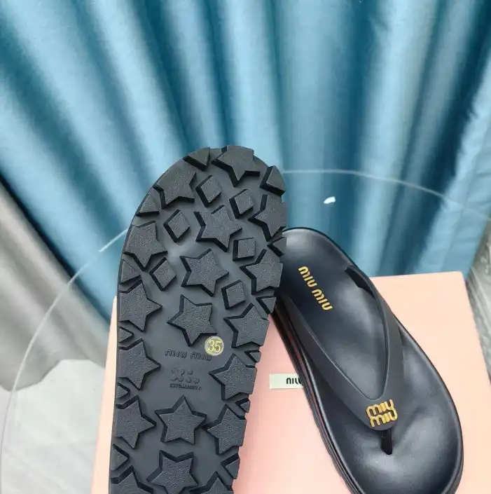 hype Miu Miu Slippers