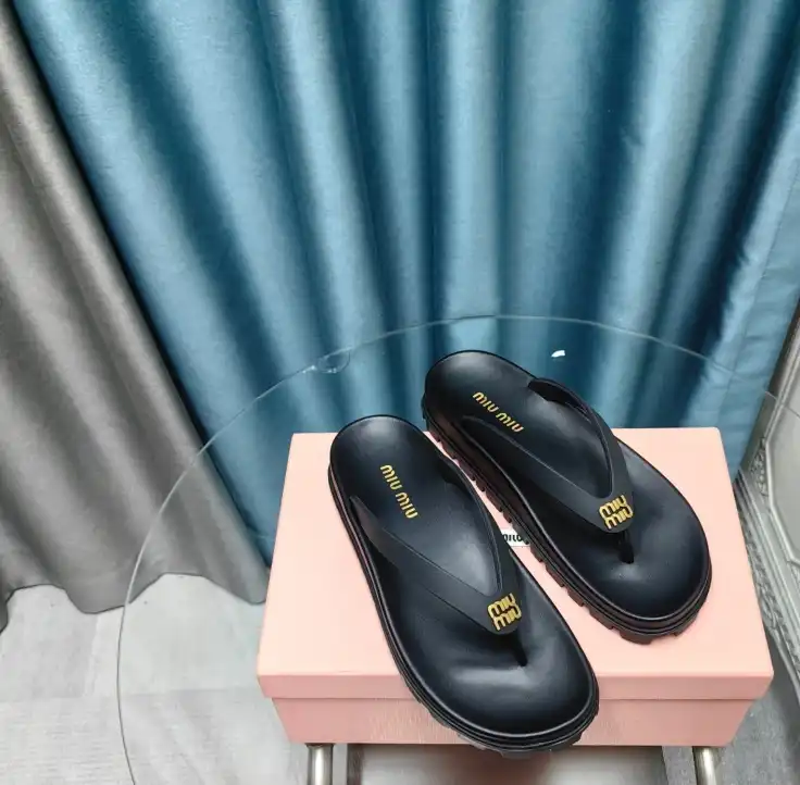 hype Miu Miu Slippers