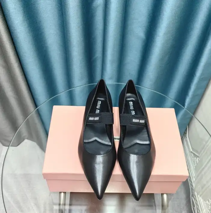 hype Miu Miu flat shoes