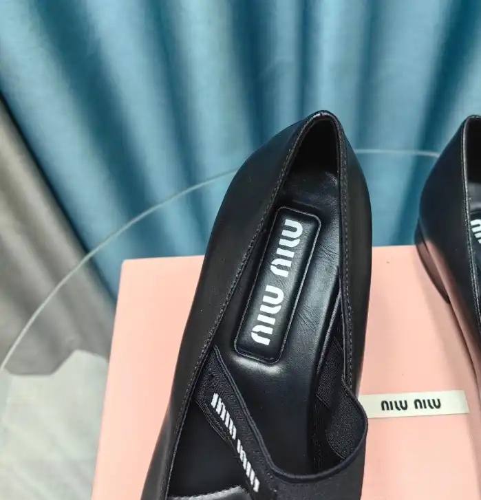 hype Miu Miu flat shoes