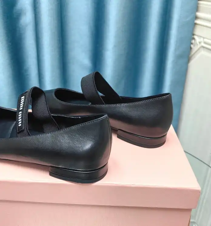 hype Miu Miu flat shoes