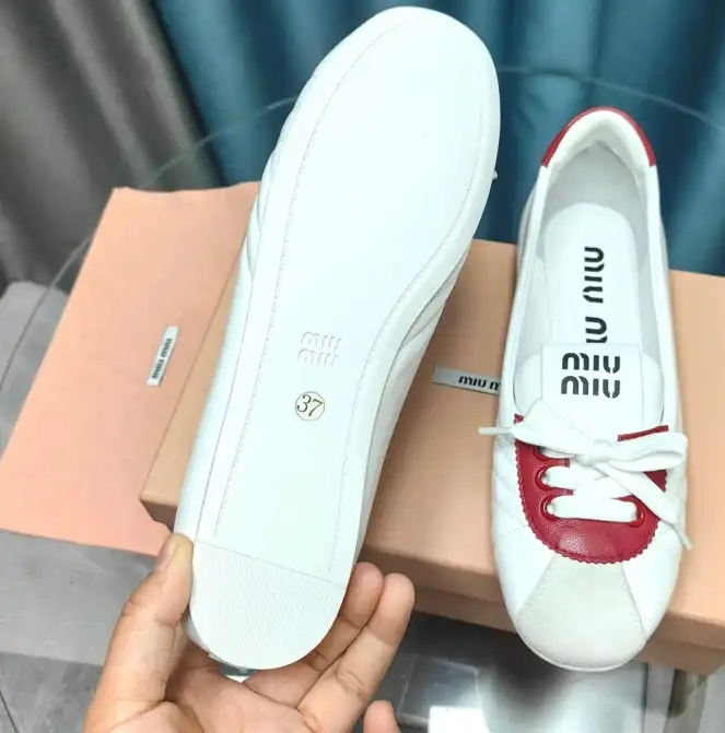 hype Miu Miu flat shoes