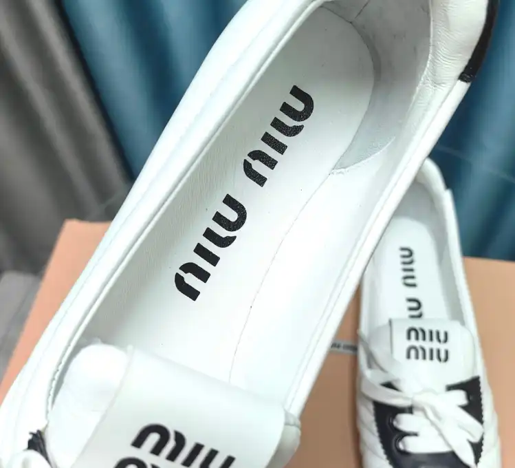 hype Miu Miu flat shoes