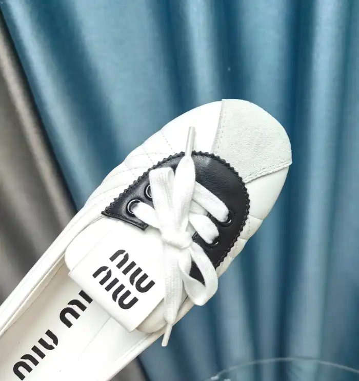 hype Miu Miu flat shoes