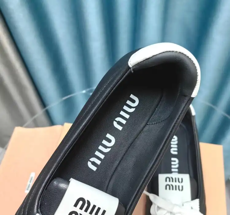 hype Miu Miu flat shoes