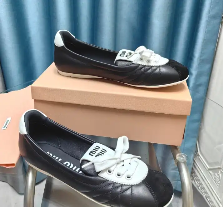 hype Miu Miu flat shoes