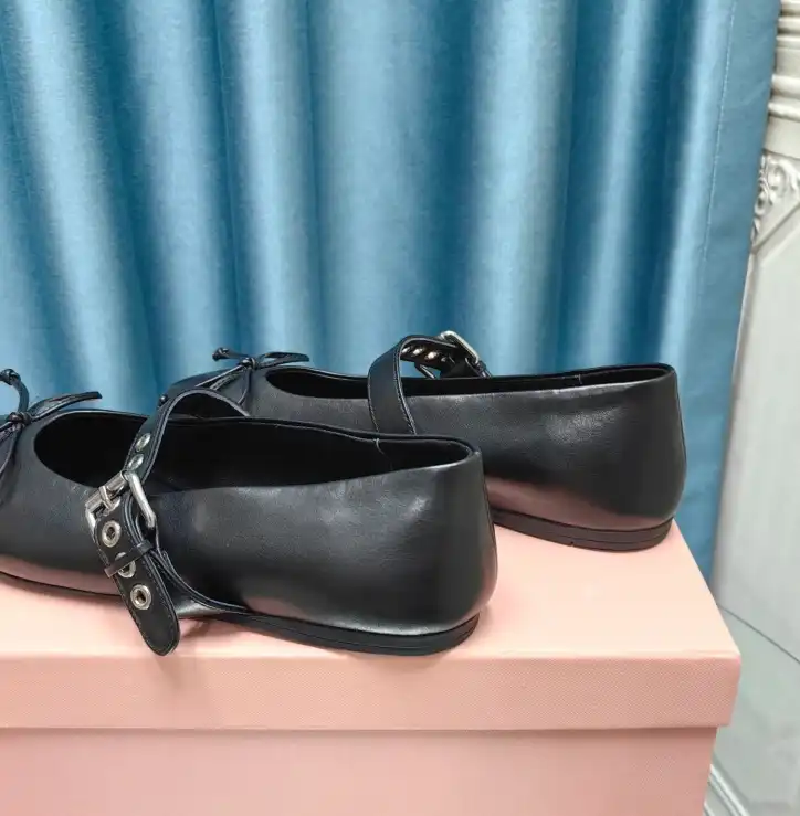 hype Miu Miu flat shoes