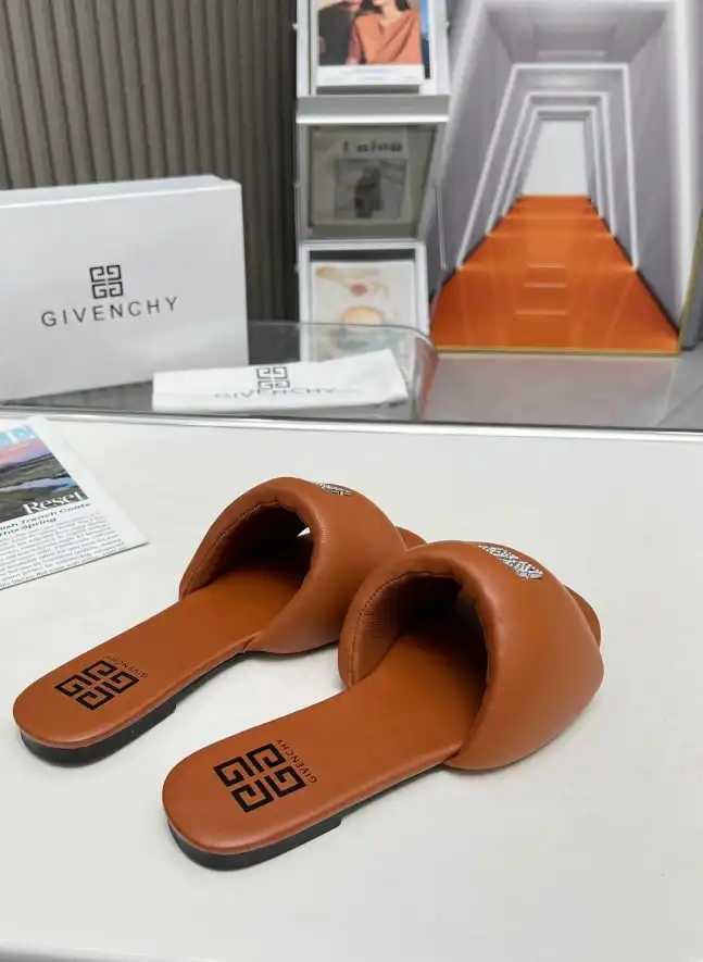 hype Givenchy Slippers