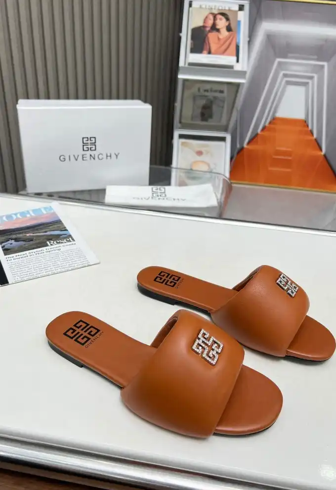 hype Givenchy Slippers