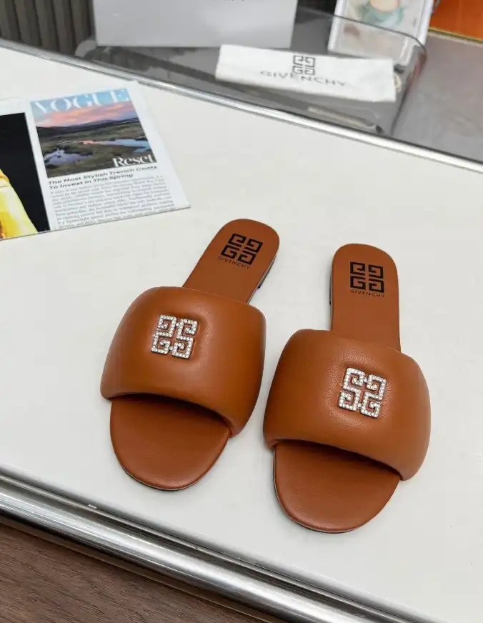 hype Givenchy Slippers