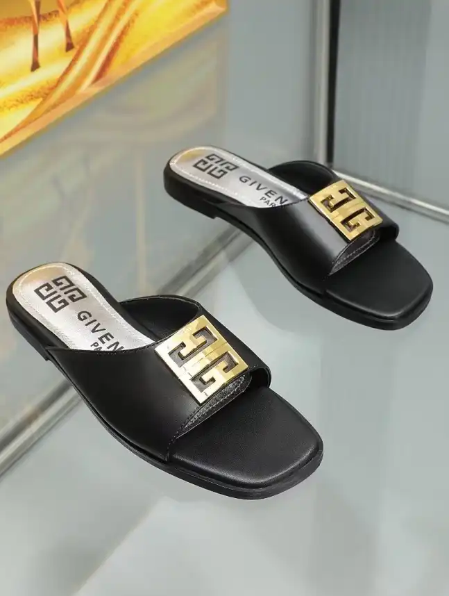 hype Givenchy Slippers