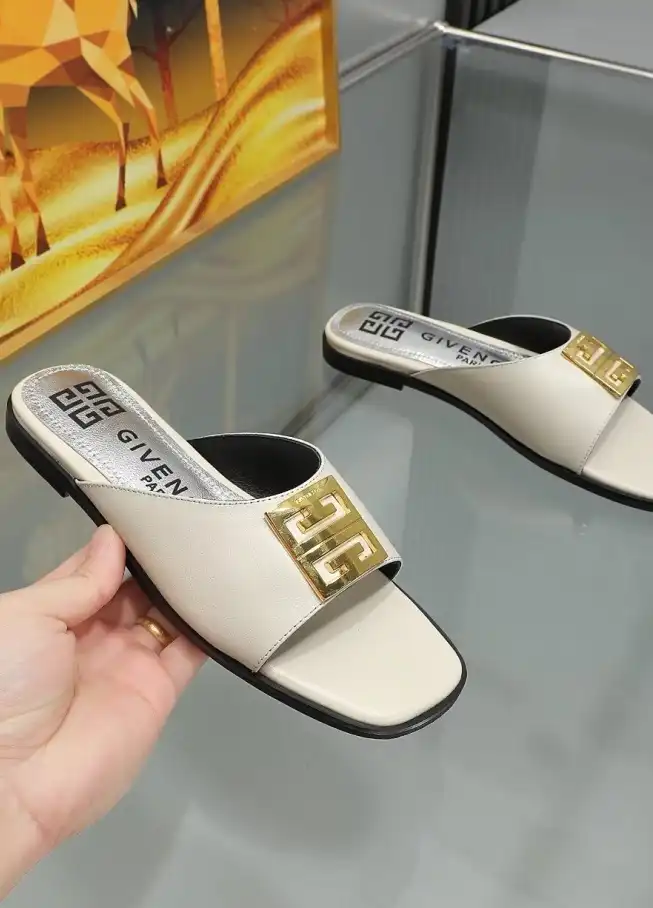 hype Givenchy Slippers