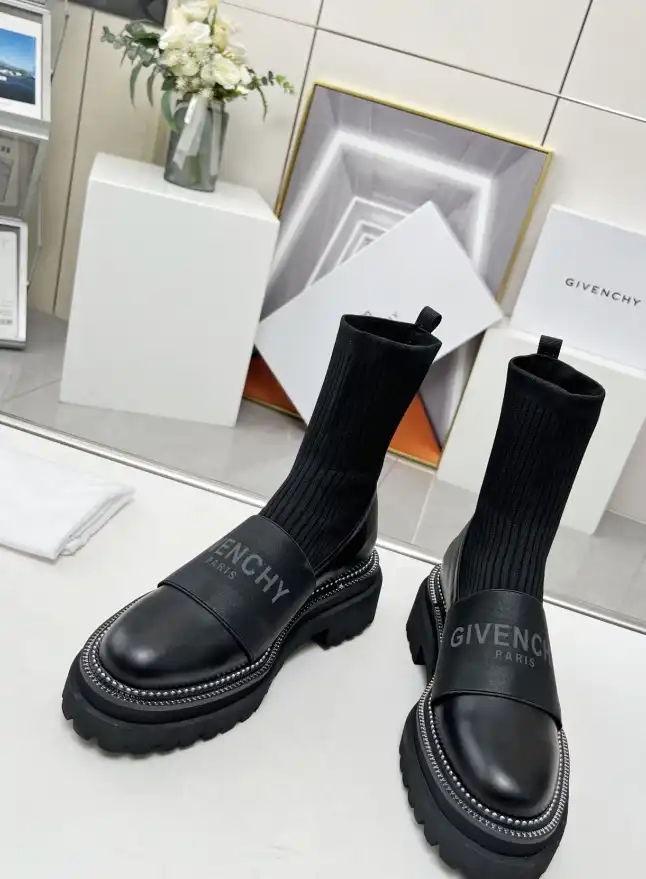 hype Givenchy Boots