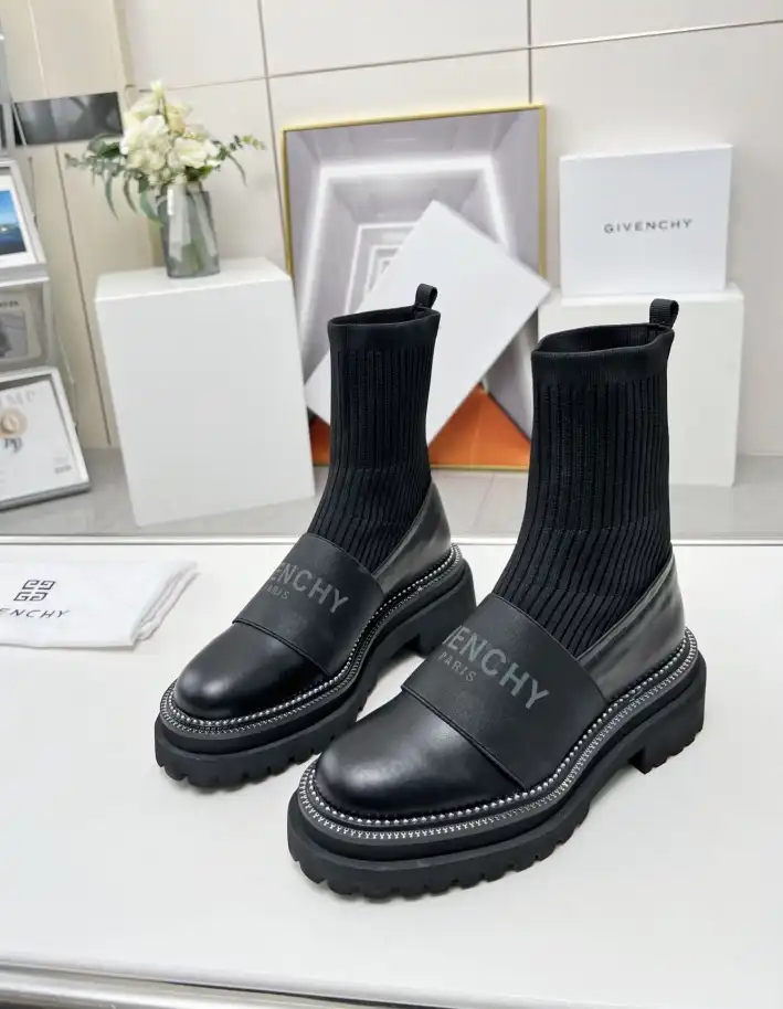 hype Givenchy Boots