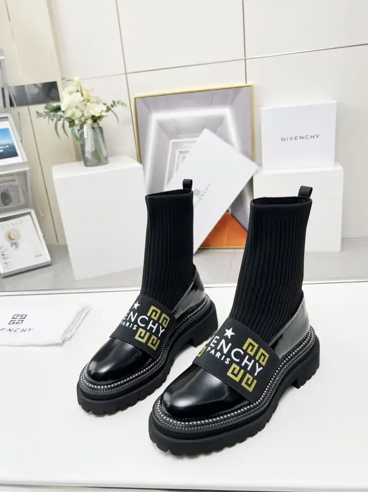 hype Givenchy Boots