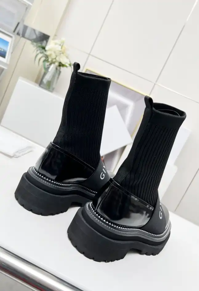 hype Givenchy Boots